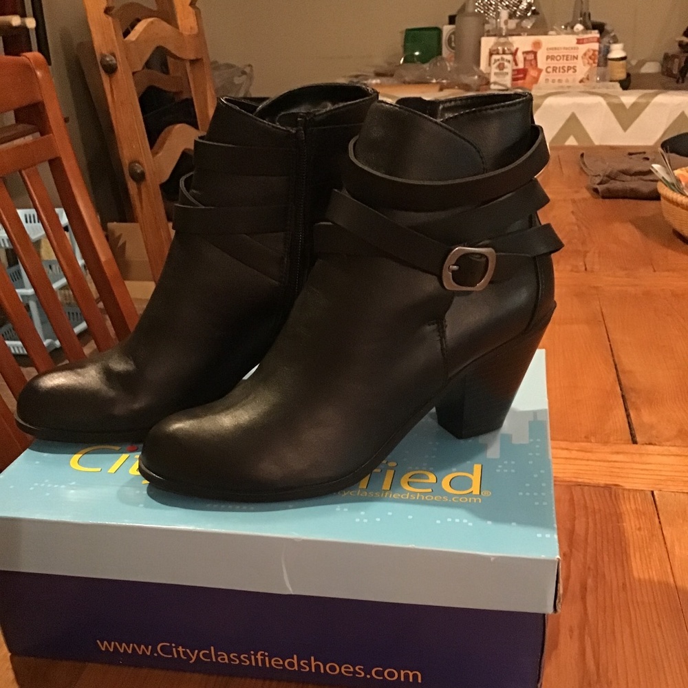 Short Sexy Zip Up Boots